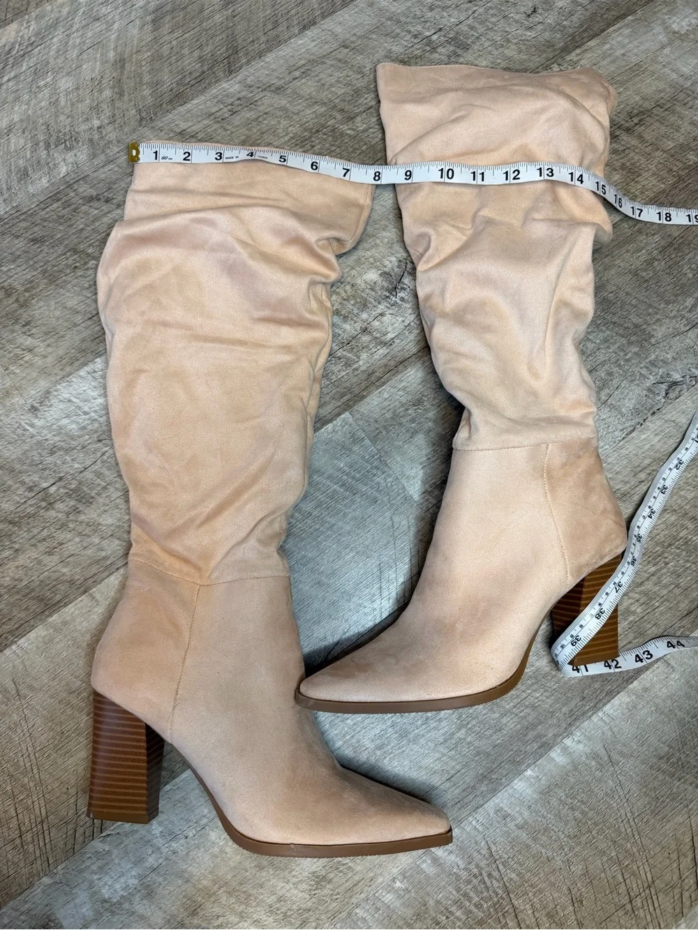 Women’s Knee-High Block Heel Boots - Nude/Cream Zip Side